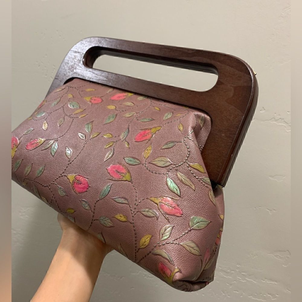 Handmade Genuine Embossed Leather Large Wooden Frame Handbag - Picture 9 of 16